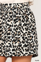 Load image into Gallery viewer, Leopard Print high Waist Shorts

